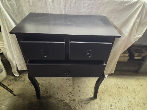 Black end table/ nightstand