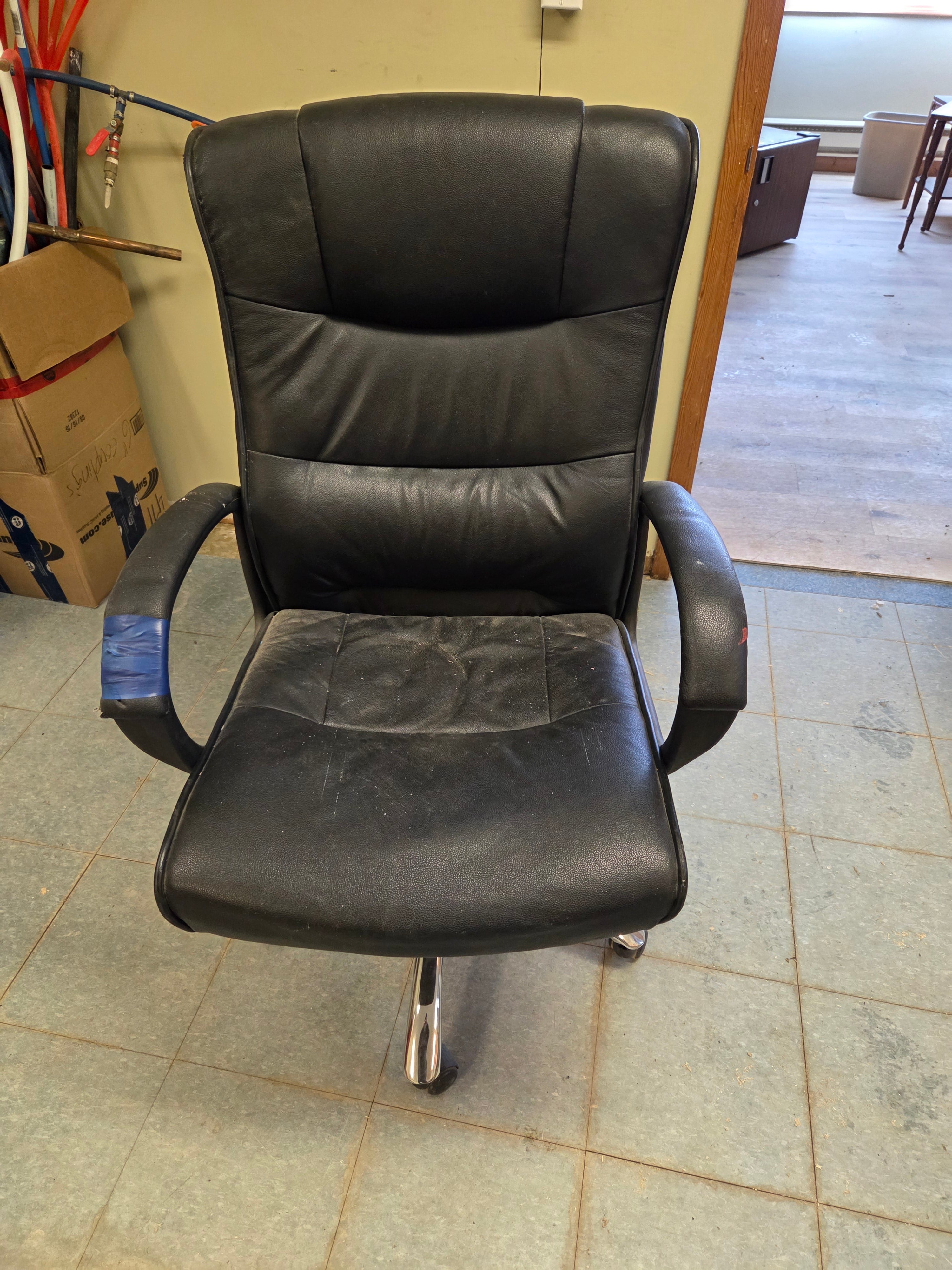 Office Chair on Wheels B