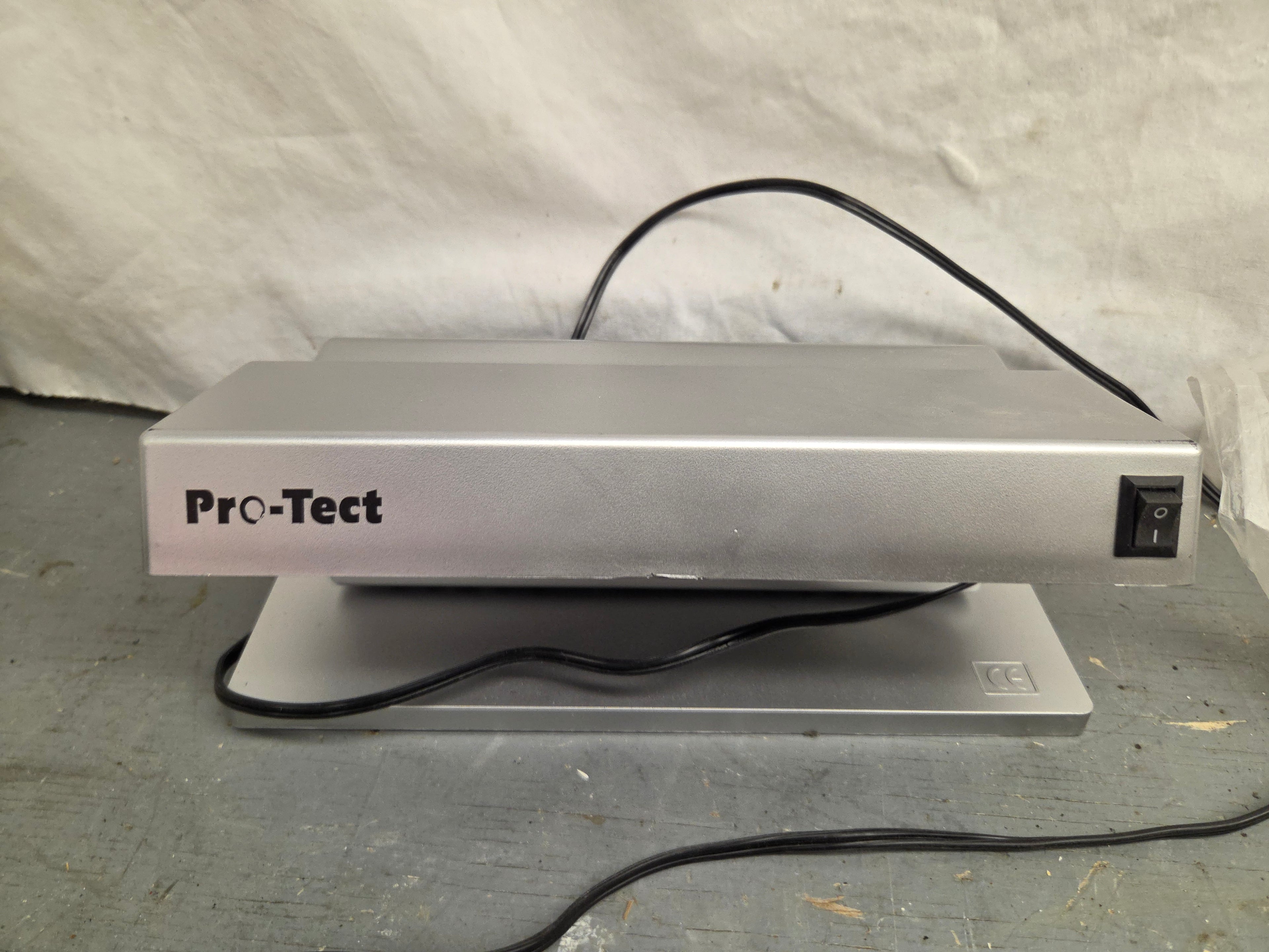 Pro-Tect counterfeit money detector